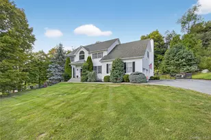14 Meadow Crest Dr, Mahopac, NY 10541 - Photo 2