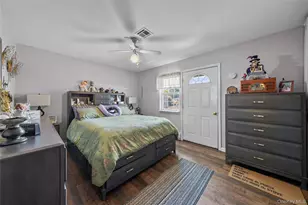 227 Blackpool Ct, Ridge, NY 11961 - Photo 4