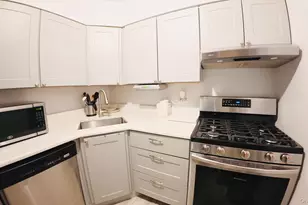 68-09 242nd St, Little Neck, NY 11362 - Photo 8