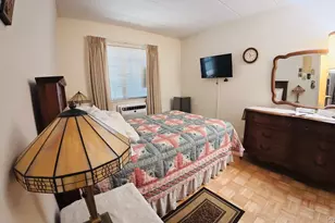 68-09 242nd St, Little Neck, NY 11362 - Photo 4