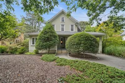 21 Connecticut Avenue, Freeport, NY 11520 - Photo 2