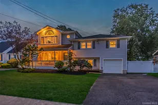 3608 Tonopah St, Seaford, NY 11783 - Photo 2