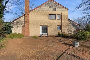 9 Beatrice Ln, Glen Cove, NY 11542 - Photo 24