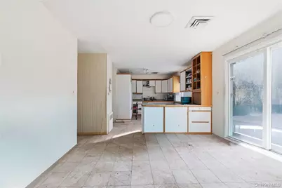 9 Beatrice Lane, Glen Cove, NY 11542 - Photo 8