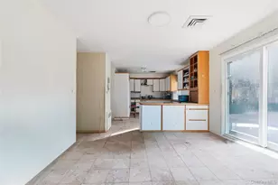 9 Beatrice Ln, Glen Cove, NY 11542 - Photo 8