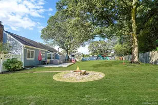 9 Carston St W, Selden, NY 11784 - Photo 32