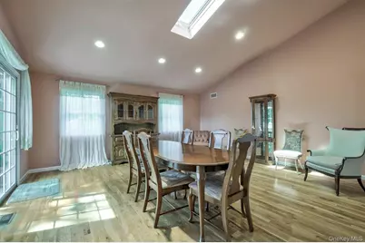 4 E Hill Drive, Smithtown, NY 11787 - Photo 20