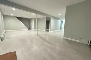 9 Holt St, Amityville, NY 11701 - Photo 34