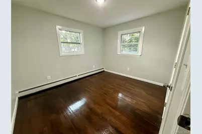 9 Holt Street, Amityville, NY 11701 - Photo 18