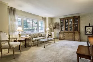 12 Foxdale Ct, Huntington Station, NY 11746 - Photo 8