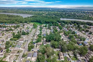 362 Langdon Blvd, Rockville Centre, NY 11570 - Photo 10