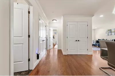 156 Beach 9th Street #4D, Far Rockaway, NY 11691 - Photo 2