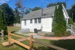 19 Carlson Ln, East Northport, NY 11731 - Photo 4