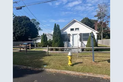 19 Carlson Lane, East Northport, NY 11731 - Photo 2