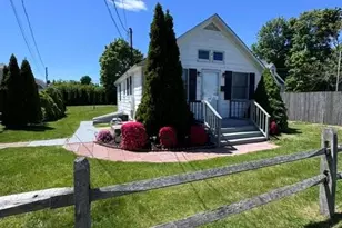 19 Carlson Ln, East Northport, NY 11731 - Photo 2