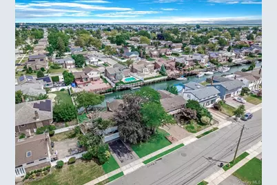 3249 Wolfson Drive, Baldwin, NY 11510 - Photo 12