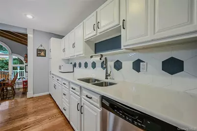 50 Hillcrest Avenue, Port Jefferson, NY 11777 - Photo 8