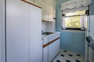 244-16 57th Dr, Douglaston, NY 11362 - Photo 4