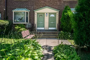 244-16 57th Dr, Douglaston, NY 11362 - Photo 14