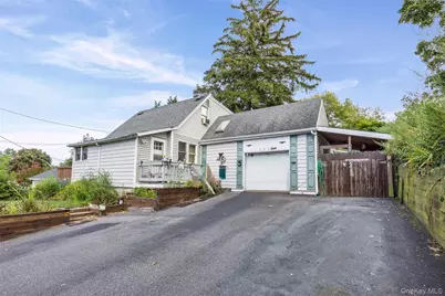 207 Sound Beach Boulevard, Sound Beach, NY 11789 - Photo 28