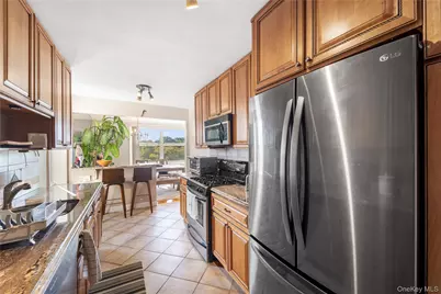 211-40 18th Avenue #6J, Bayside, NY 11360 - Photo 8