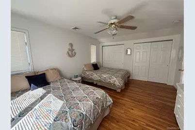 27 Newtown Court, Hampton Bays, NY 11946 - Photo 20