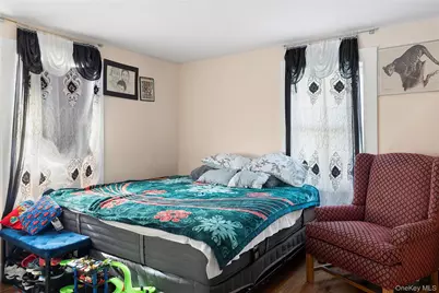 135 Lake Avenue, Flanders, NY 11901 - Photo 8