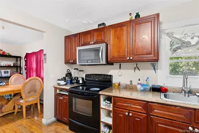135 Lake Avenue, Flanders, NY 11901 - Photo 4