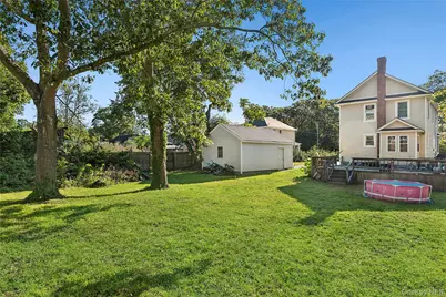 135 Lake Avenue, Flanders, NY 11901 - Photo 18