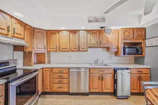 246 Blacksmith Rd, Levittown, NY 11756 - Photo 4