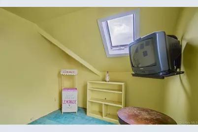 246 Blacksmith Road, Levittown, NY 11756 - Photo 24