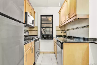 21-28 35th #2A, Astoria, NY 11105 - Photo 6