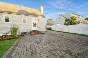 107 Cardinal Rd, Levittown, NY 11756 - Photo 4