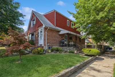 190 17 42nd Avenue, Flushing, NY 11358 - Photo 10