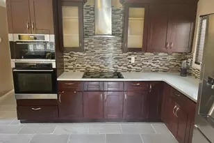 269 E Columbia St, Hempstead, NY 11550 - Photo 2