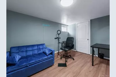 269 E Columbia Street, Hempstead, NY 11550 - Photo 10