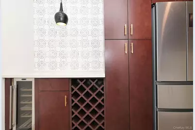 6 Birchwood Court #4N, Mineola, NY 11501 - Photo 6