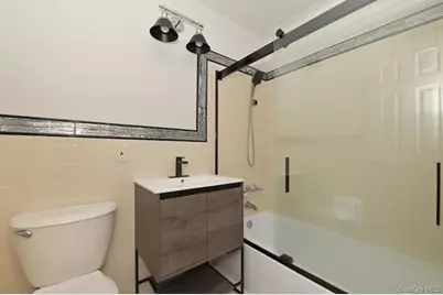 6 Birchwood Court #4N, Mineola, NY 11501 - Photo 8