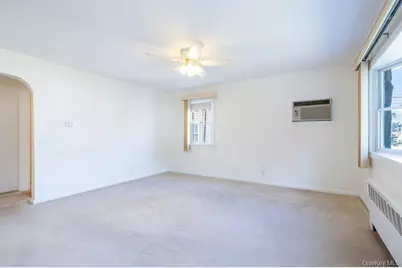 73 Storey Lane, Yonkers, NY 10710 - Photo 4