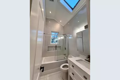 566 Locust Avenue, Oakdale, NY 11769 - Photo 18