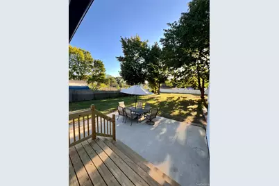 566 Locust Avenue, Oakdale, NY 11769 - Photo 26