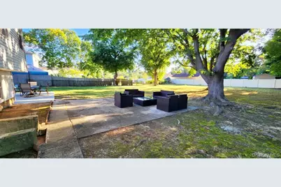 566 Locust Avenue, Oakdale, NY 11769 - Photo 30