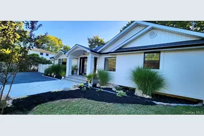 566 Locust Avenue, Oakdale, NY 11769 - Photo 2