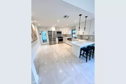 566 Locust Avenue, Oakdale, NY 11769 - Photo 8