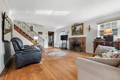 145 Cornwell Avenue, Valley Stream, NY 11580 - Photo 4