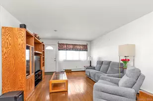 27 Juniper Rd, Port Washington, NY 11050 - Photo 4