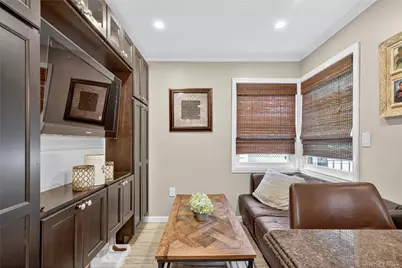 1723 Kroll Road, East Meadow, NY 11554 - Photo 20