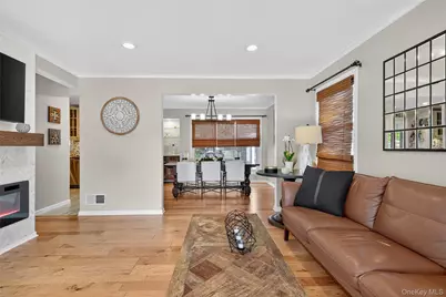 1723 Kroll Road, East Meadow, NY 11554 - Photo 6