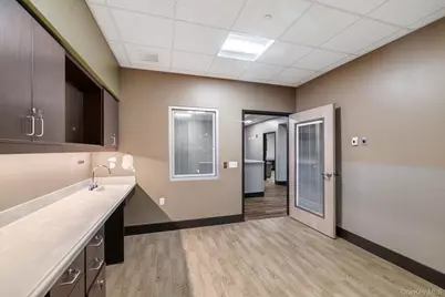 982 Main Street #Suite 5, Fishkill, NY 12524 - Photo 20