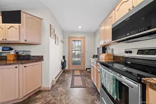 166 Swan Ln, Levittown, NY 11756 - Photo 6